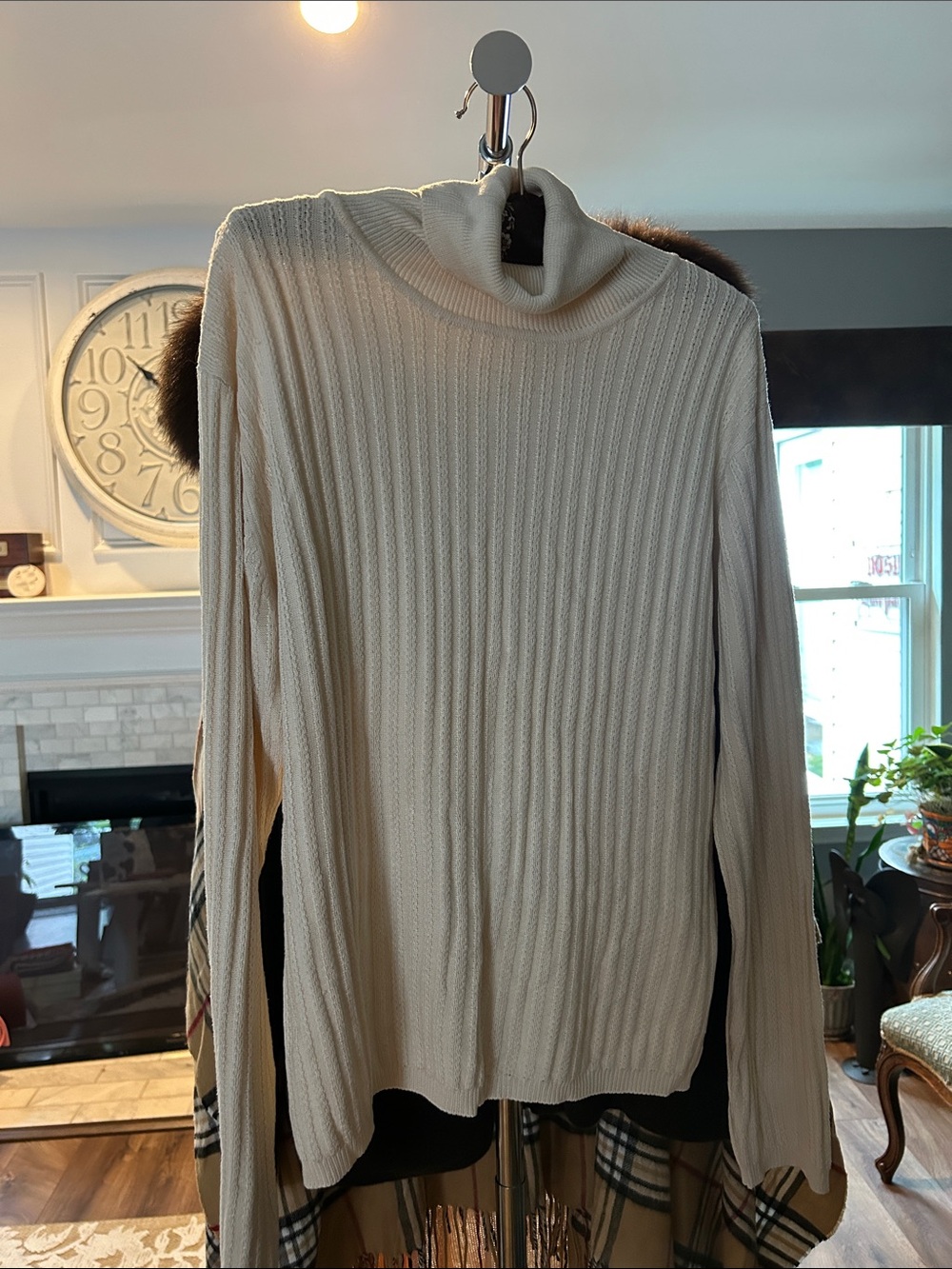 Cream Ribbed Turtleneck Sweater - 100% Silk